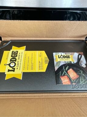 New in Original Box LODGE Cast Iron Reversible Grill/Griddle  16.50" x 9.5"